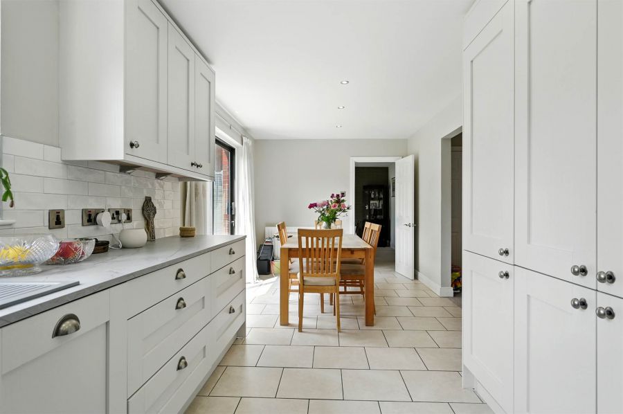 32 Meadowbank