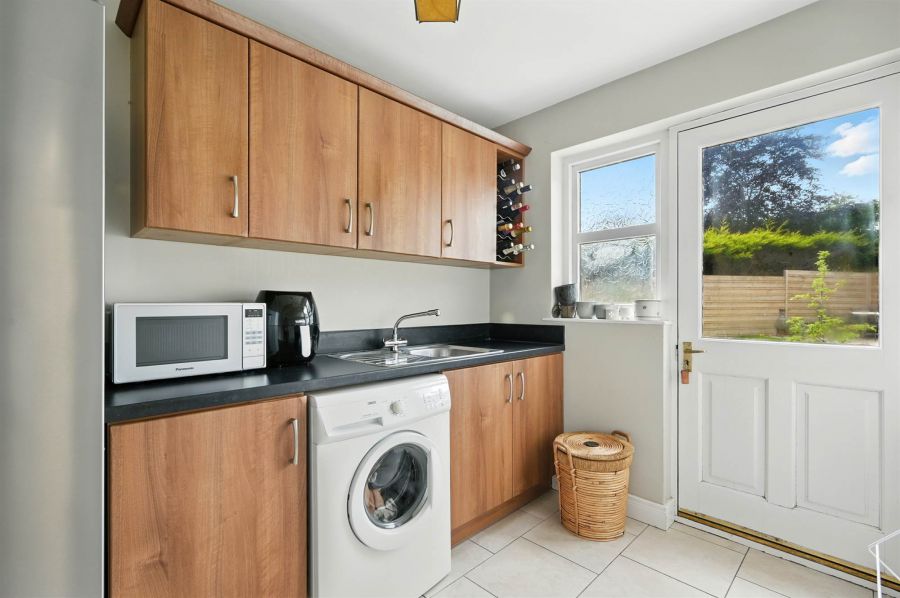 32 Meadowbank
