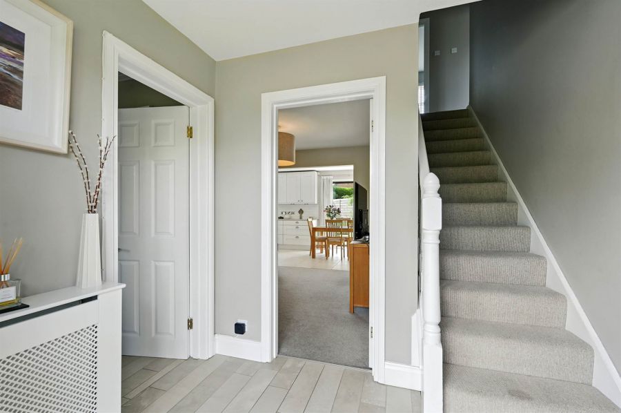 32 Meadowbank