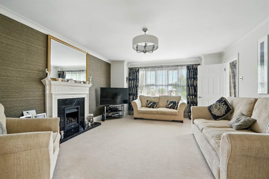 32 Meadowbank