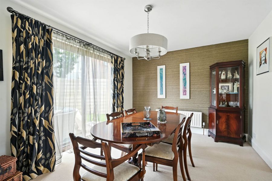 32 Meadowbank
