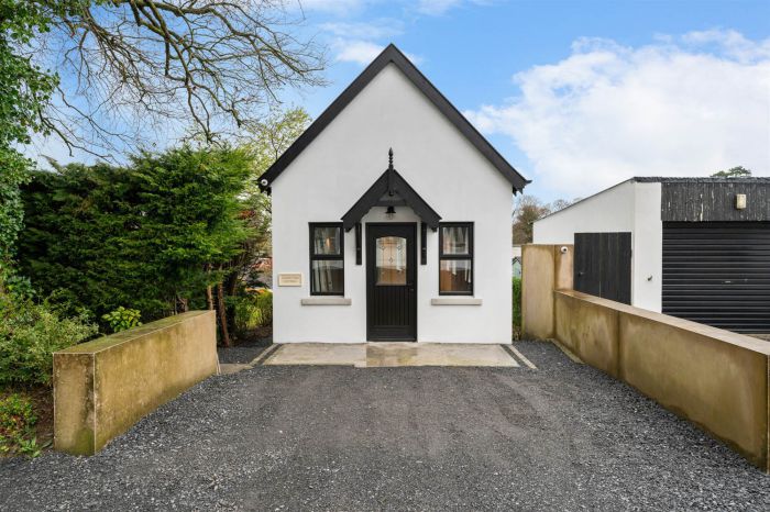 Crawfordsburn Cottage & Cherrytree Cottage, 20 Main Street