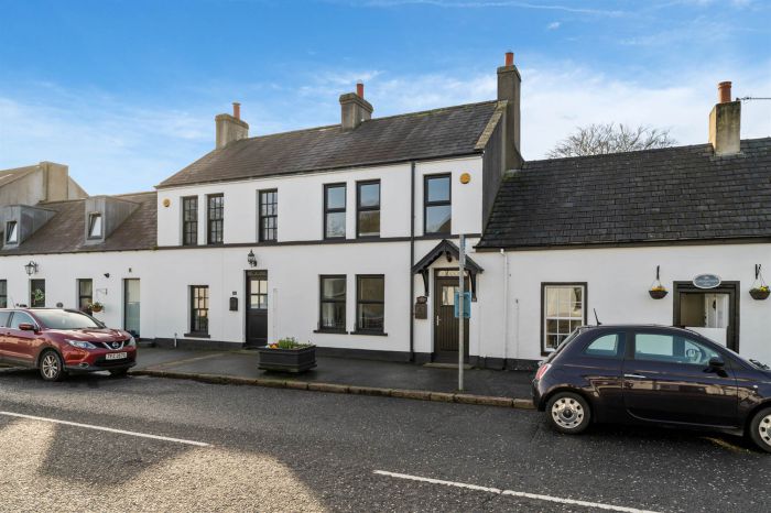 Crawfordsburn Cottage & Cherrytree Cottage, 20 Main Street