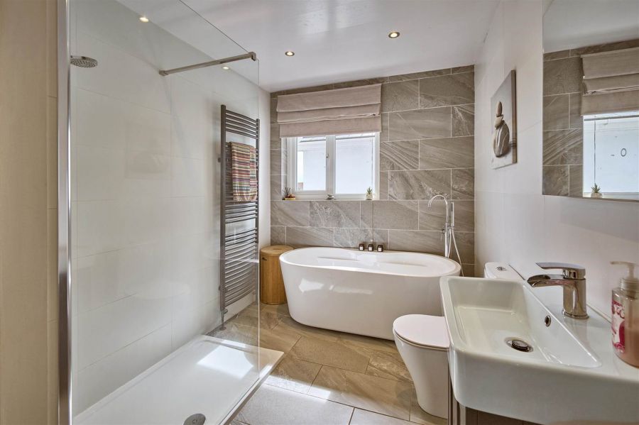 7 Ambleside Road