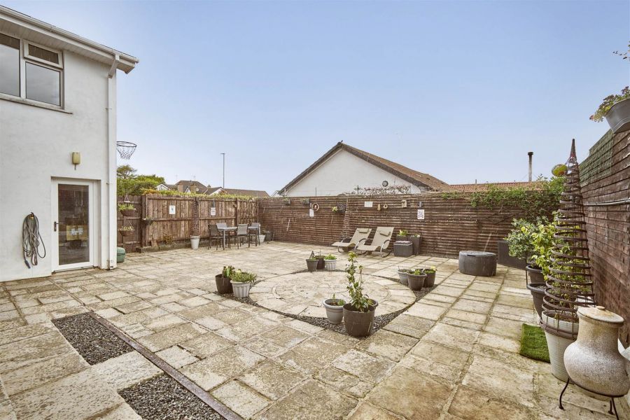 7 Ambleside Road