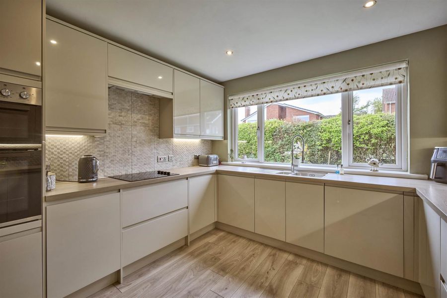 7 Ambleside Road