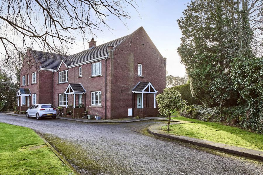 Apt 1 Carriage Mews