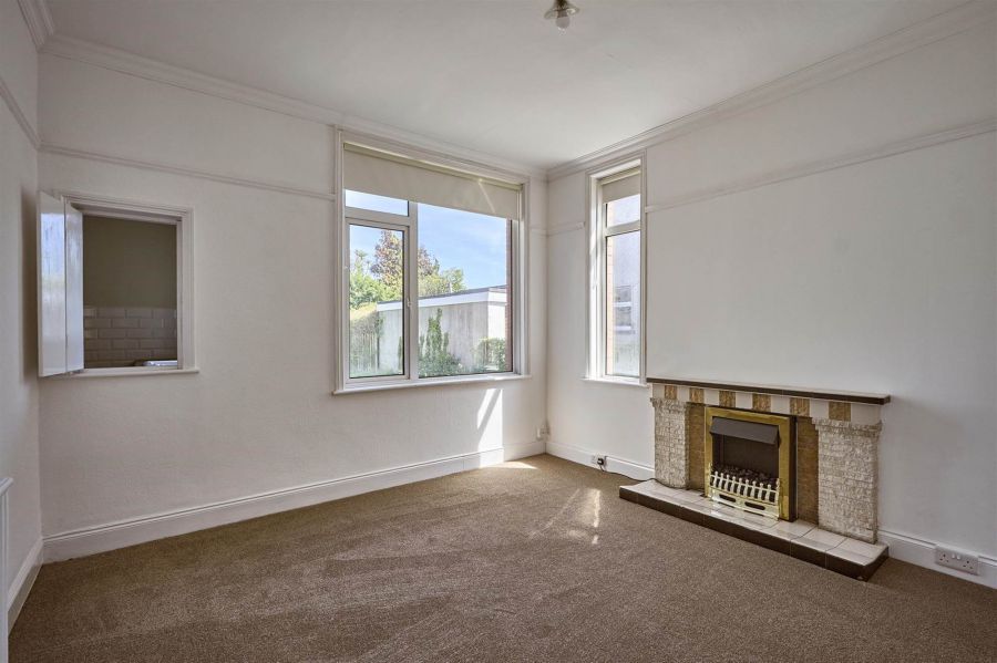 25 Sandringham Drive