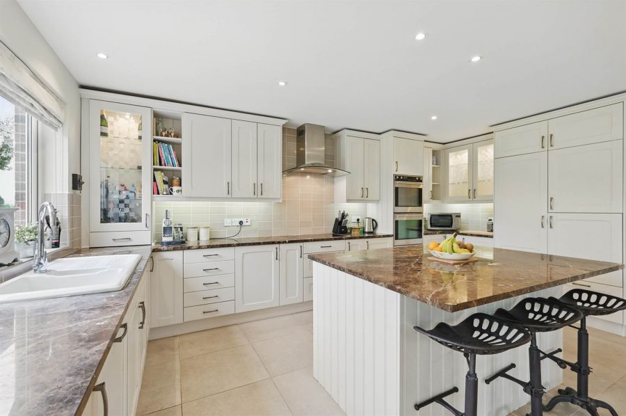 14 Manor Hill