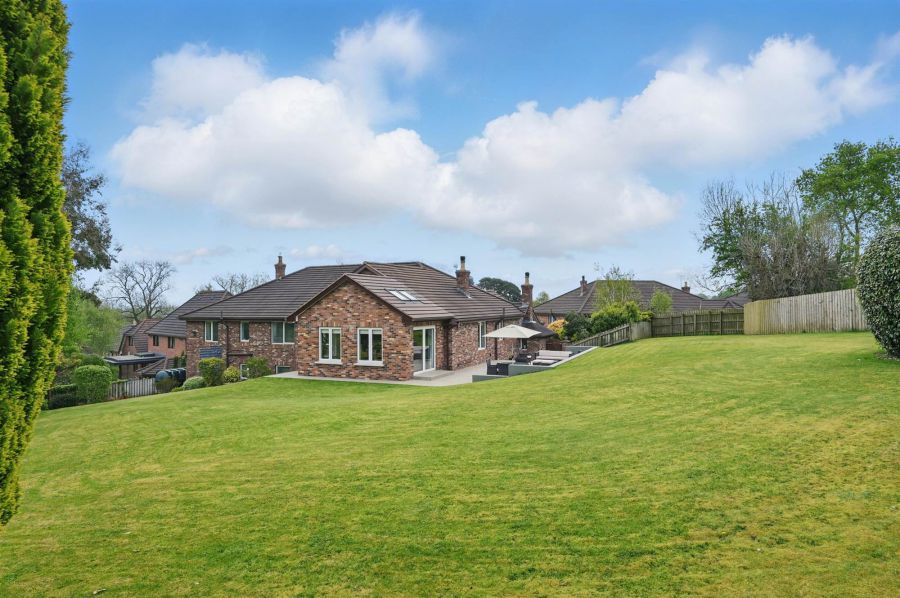 14 Manor Hill