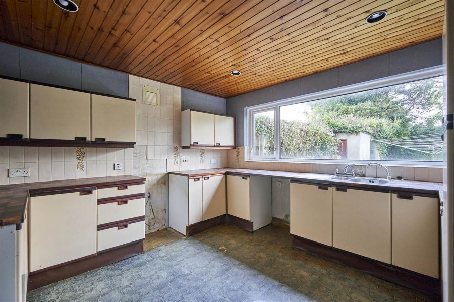 60 Blackwood Crescent