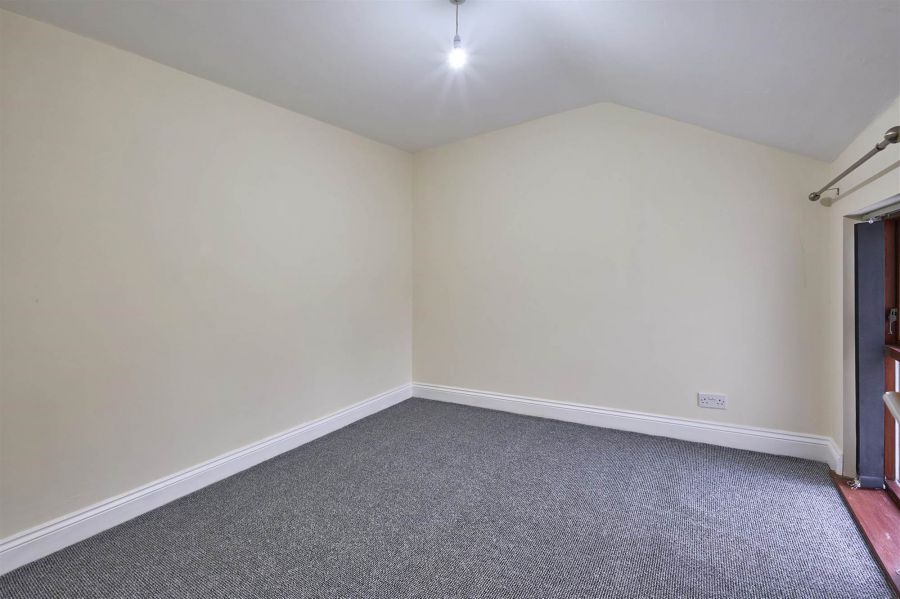 Apt 5 1 Station Square