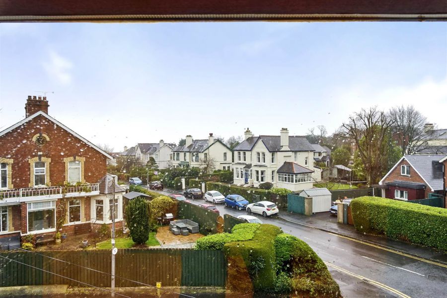 Apt 5 1 Station Square