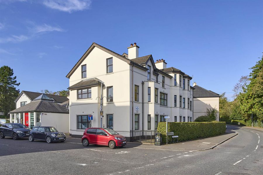 Apt 5 1 Station Square