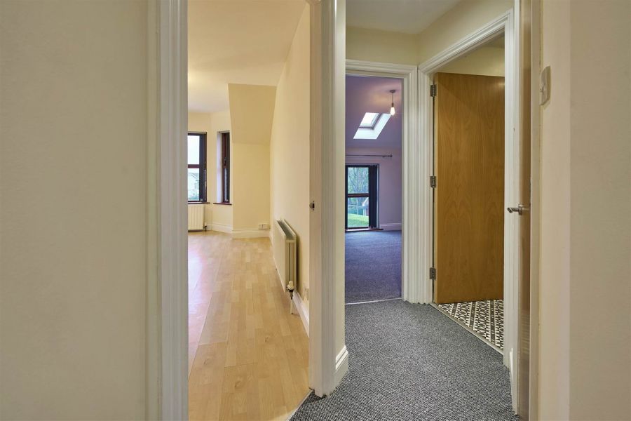 Apt 5 1 Station Square