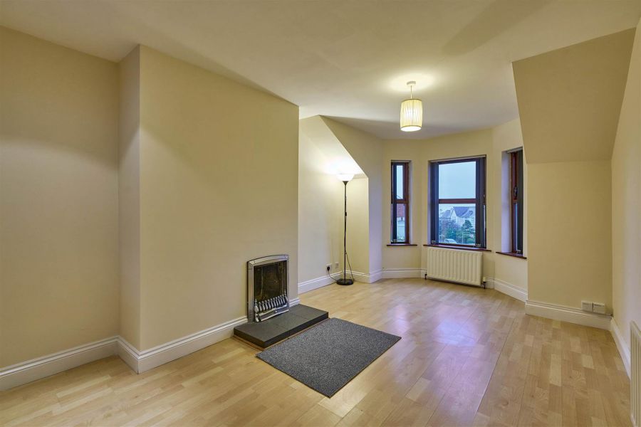 Apt 5 1 Station Square