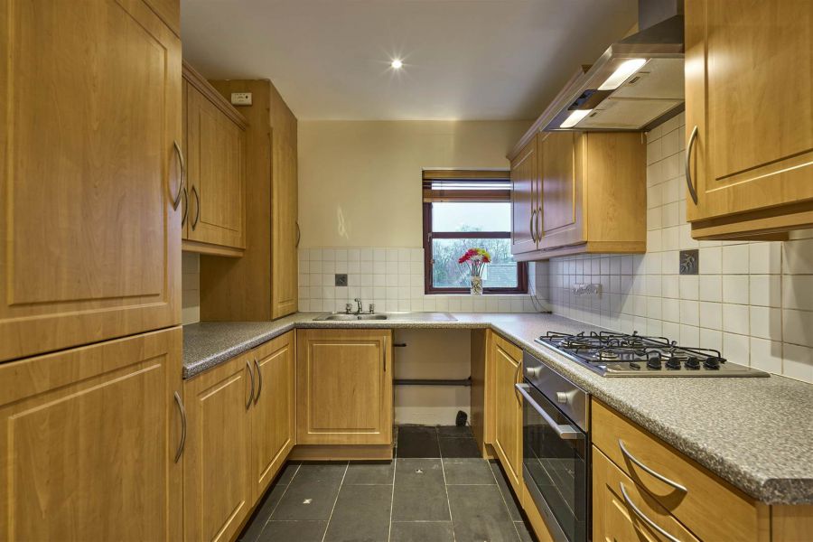 Apt 5 1 Station Square