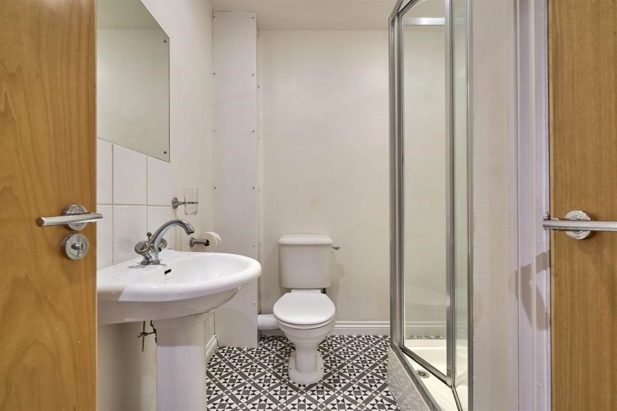 Apt 5 1 Station Square