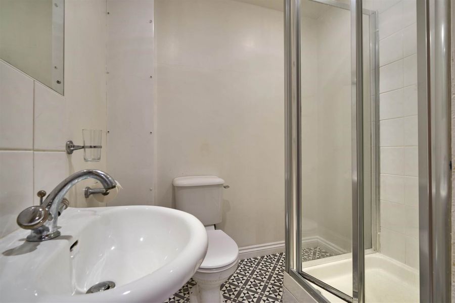 Apt 5 1 Station Square