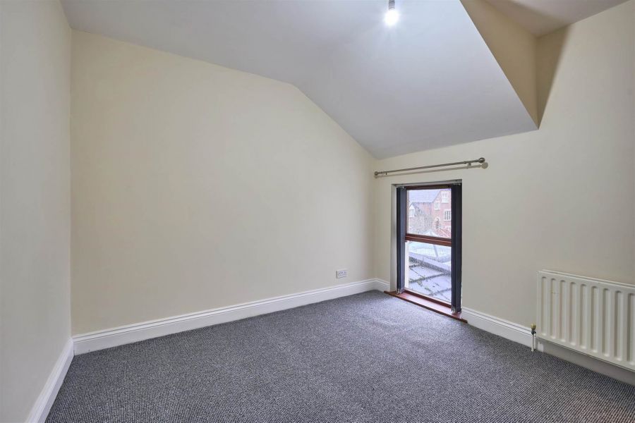 Apt 5 1 Station Square