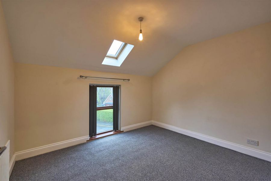 Apt 5 1 Station Square