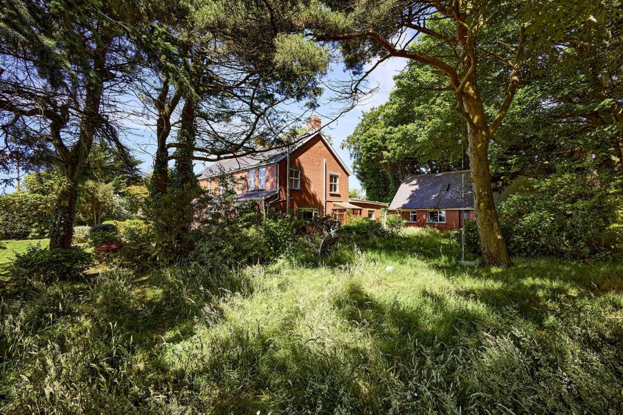 "Whinney Knowes", 27 Windmill Hill