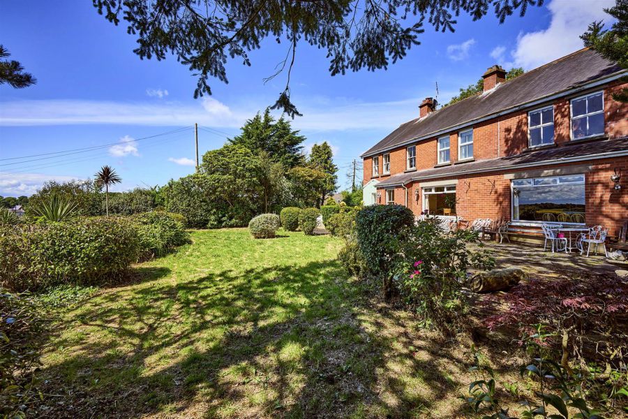 "Whinney Knowes", 27 Windmill Hill