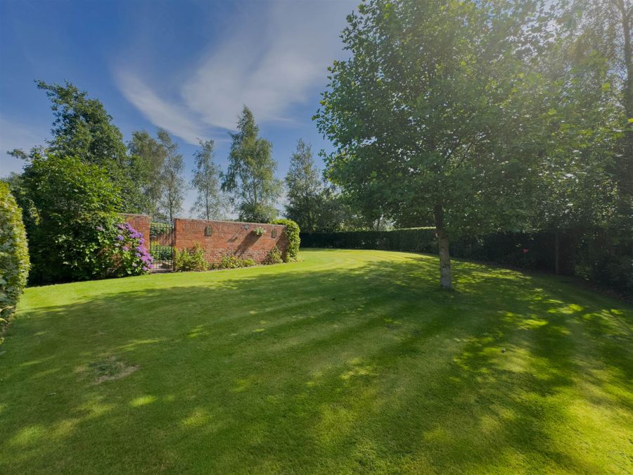 "Willow Cottage", 127 Ballystockart Road