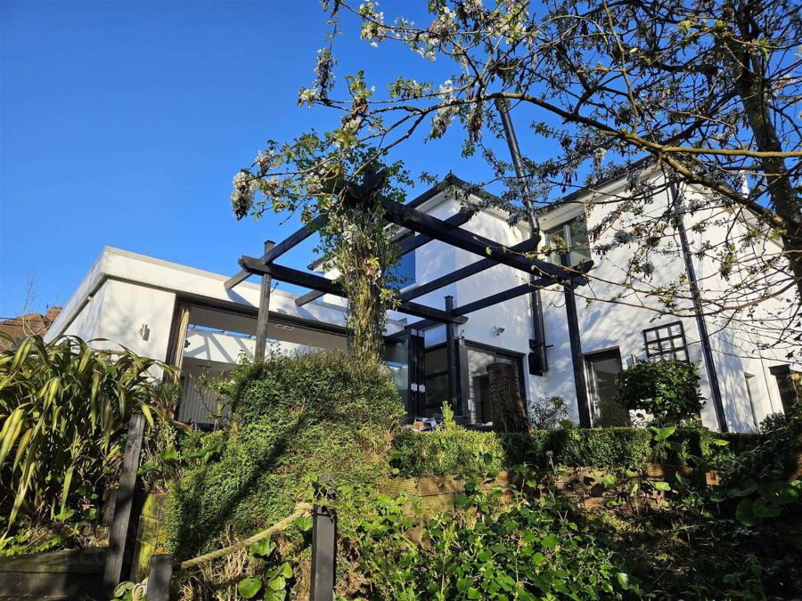 19 Croft Road