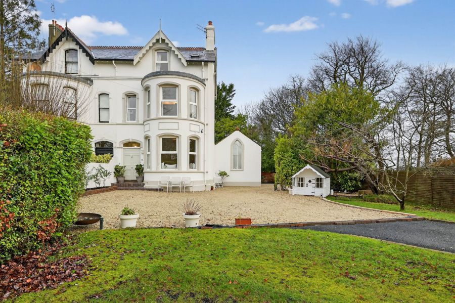 Tra Bella House, 7 Bridge Road