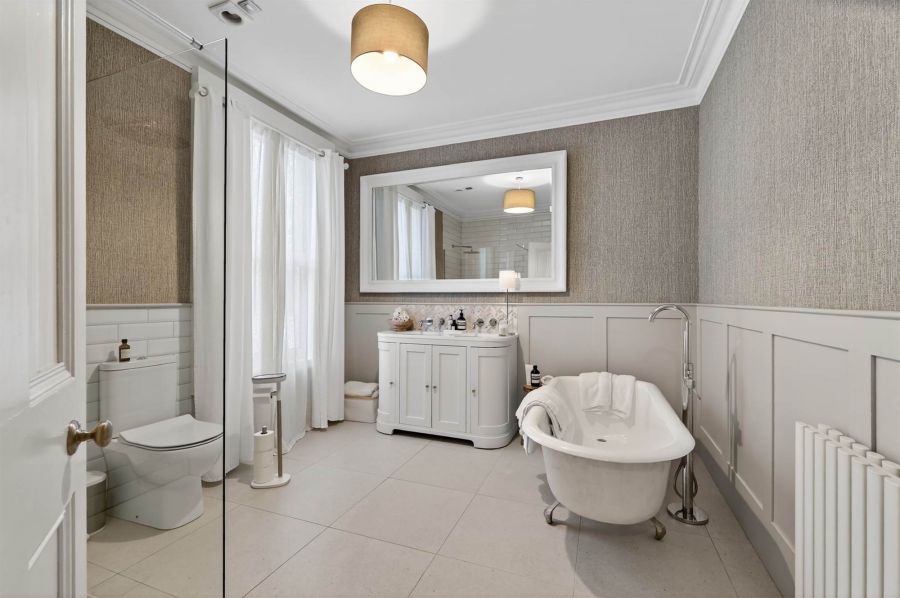 Tra Bella House, 7 Bridge Road