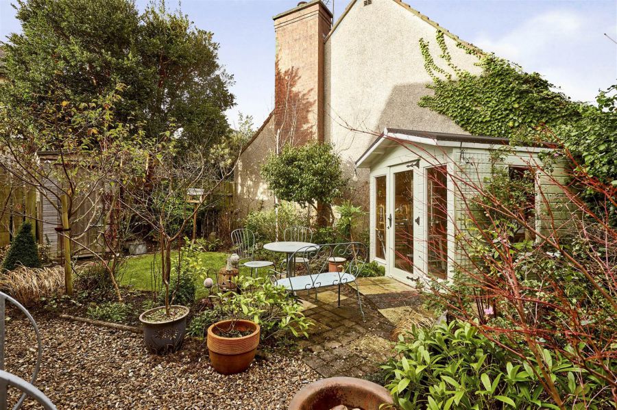 3 Fairfield Glen