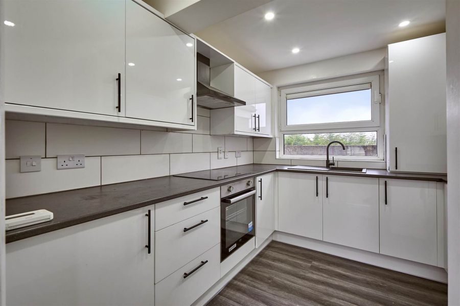 25b Strand Avenue