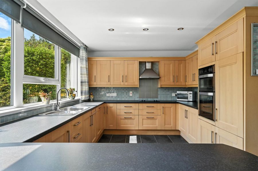 25 Larch Hill