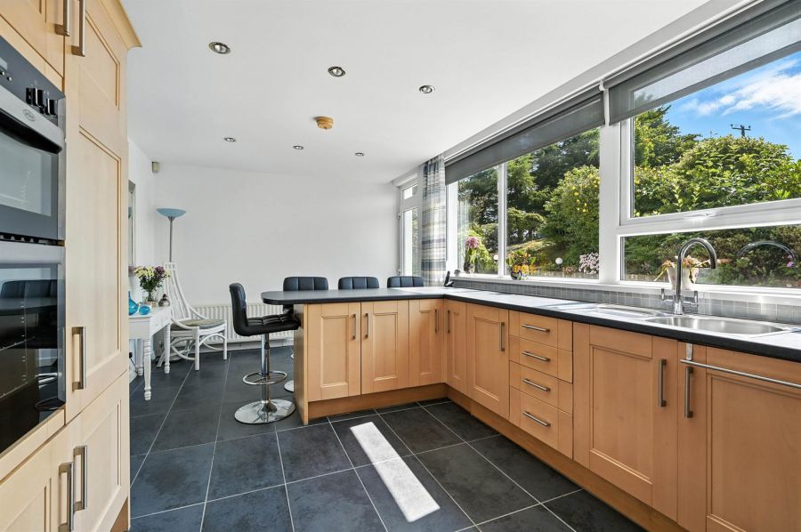 25 Larch Hill
