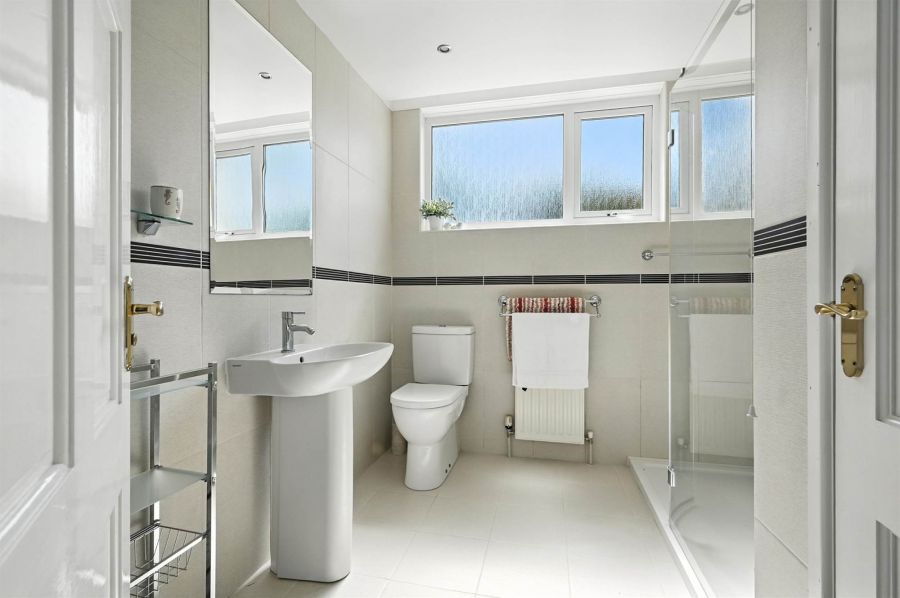25 Larch Hill