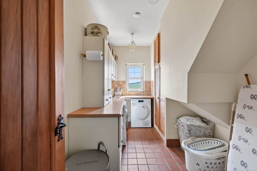 60 Tullyhubbert Road