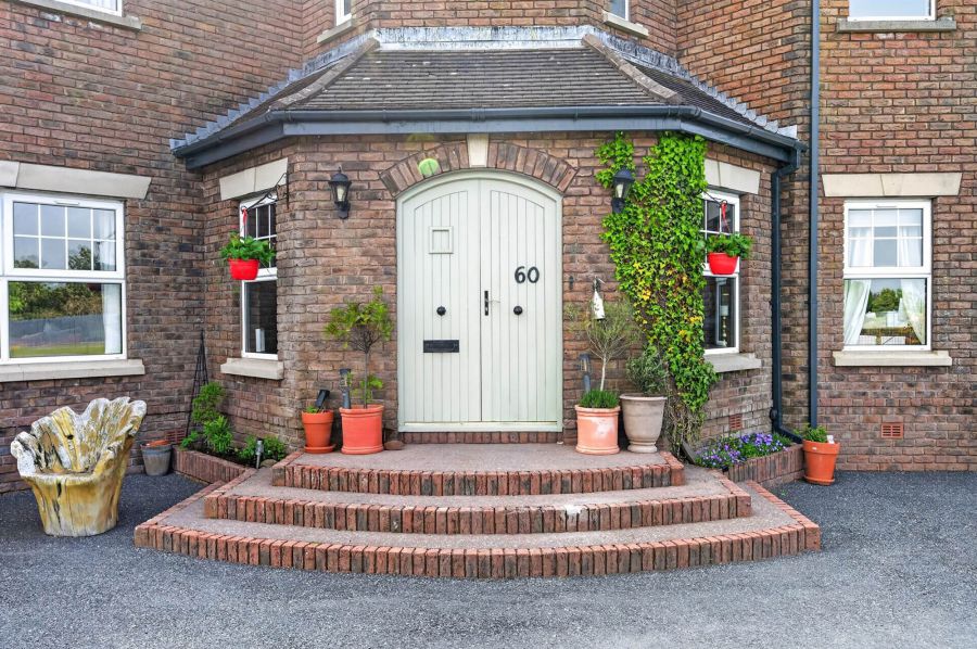 60 Tullyhubbert Road