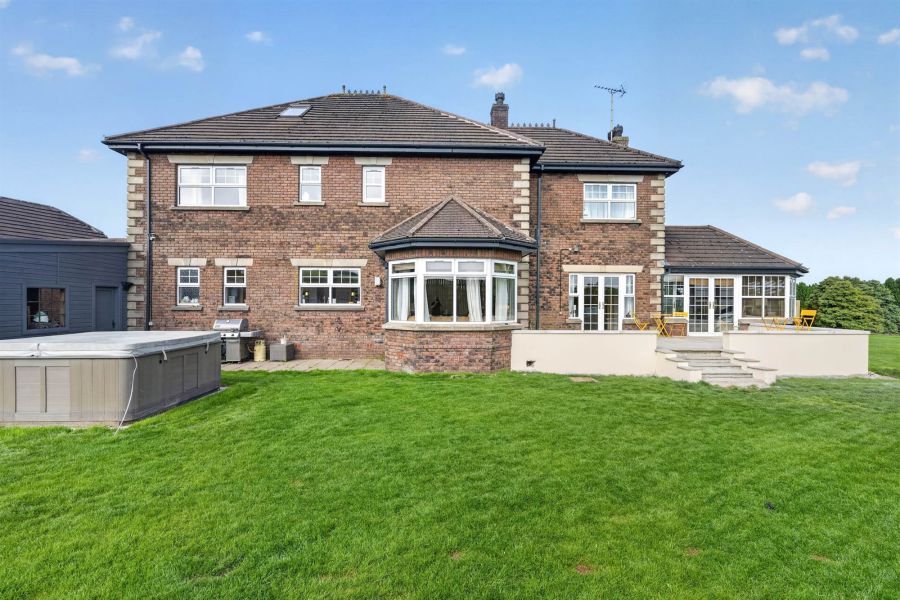 60 Tullyhubbert Road