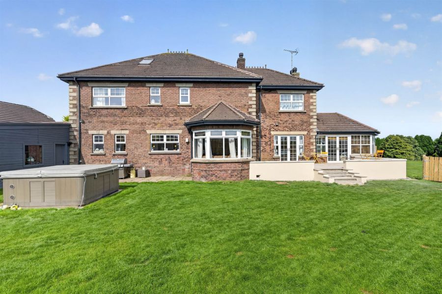 60 Tullyhubbert Road