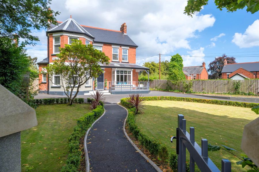 Amberley, 1 Old Cavehill Road