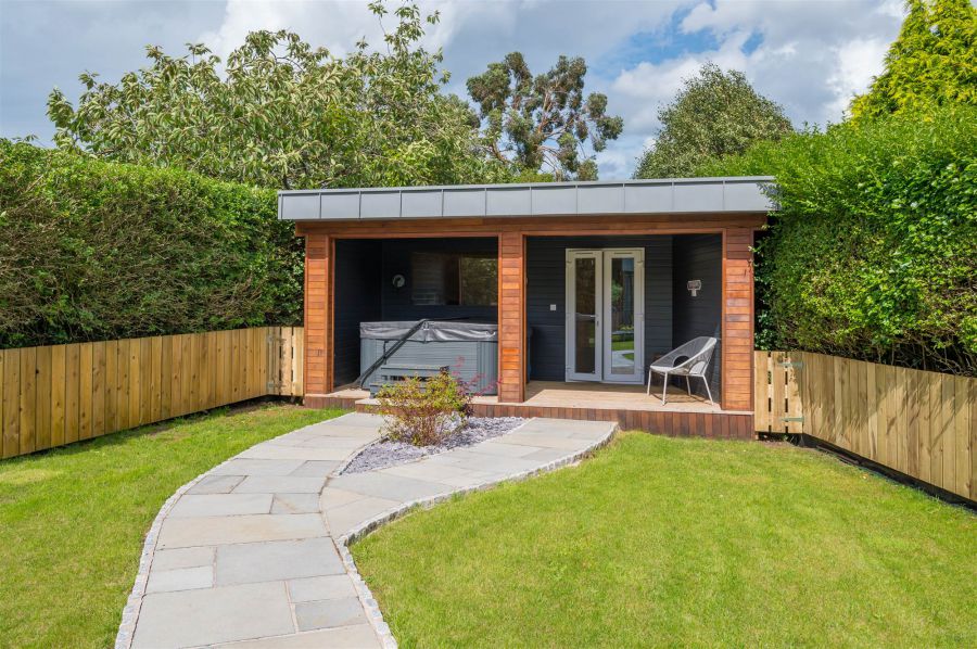 Amberley, 1 Old Cavehill Road