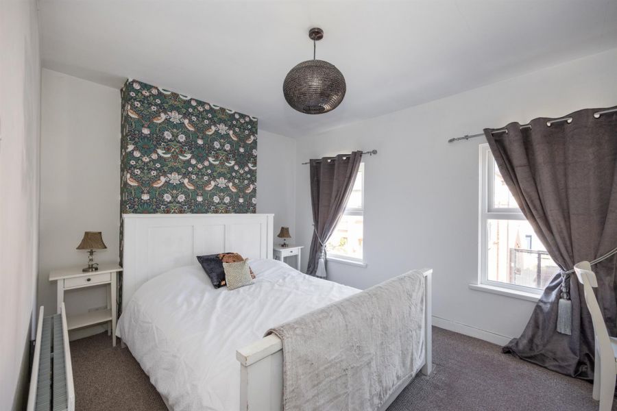 13 Belmont Avenue West