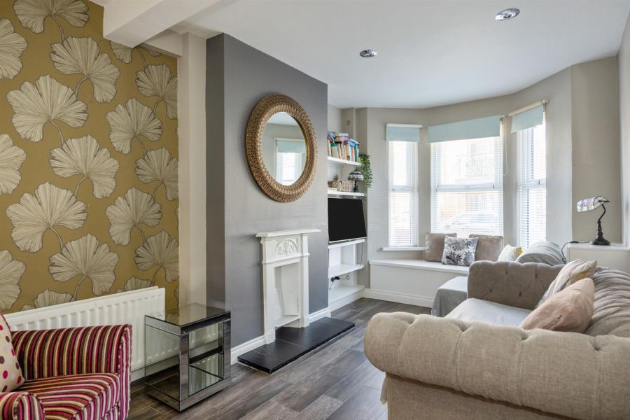 13 Belmont Avenue West