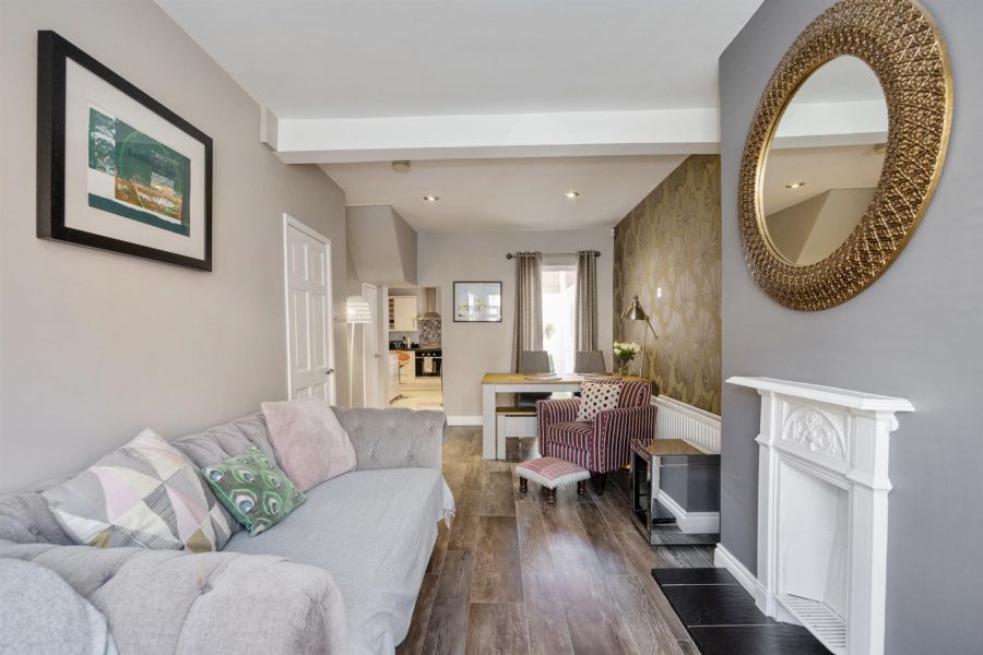 13 Belmont Avenue West