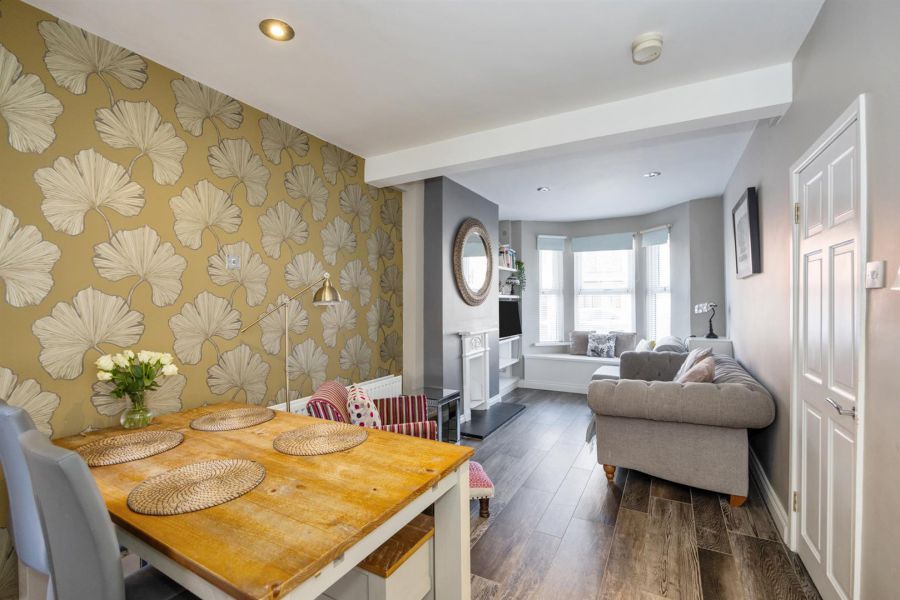 13 Belmont Avenue West
