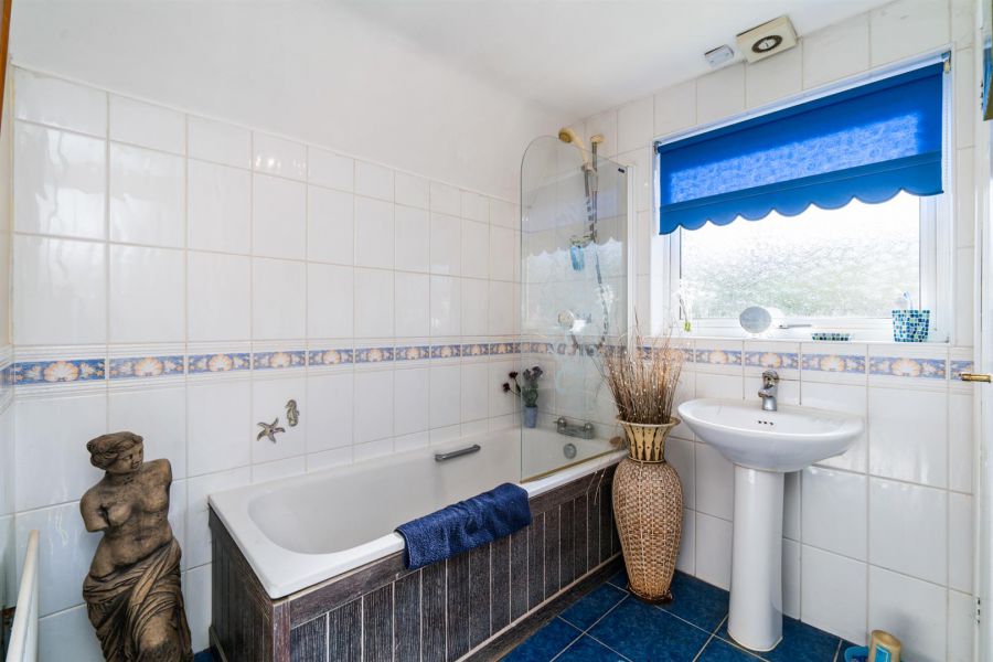 10 Gilnahirk Road West