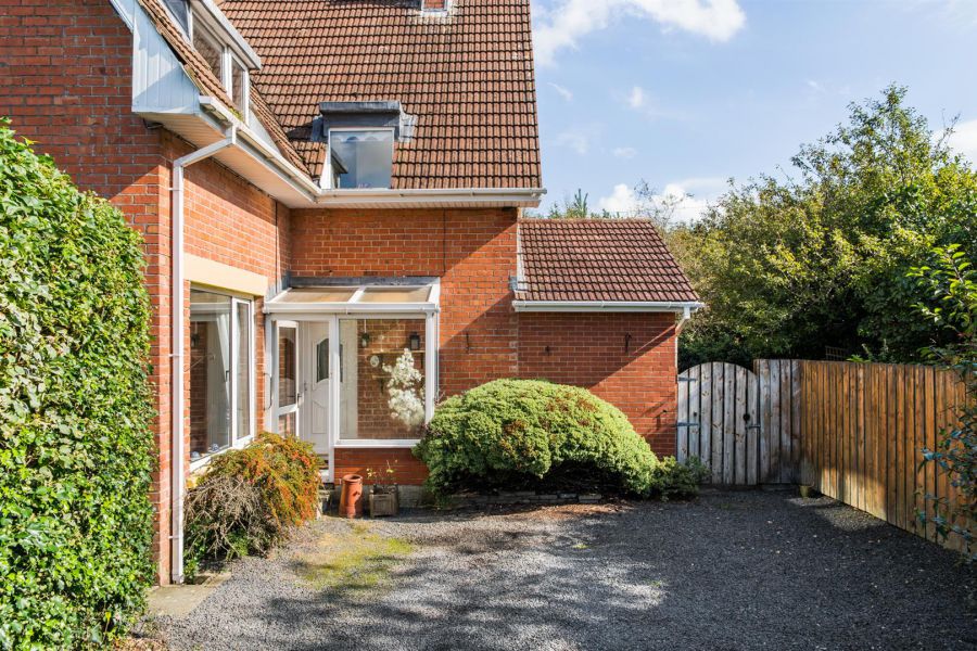 10 Gilnahirk Road West