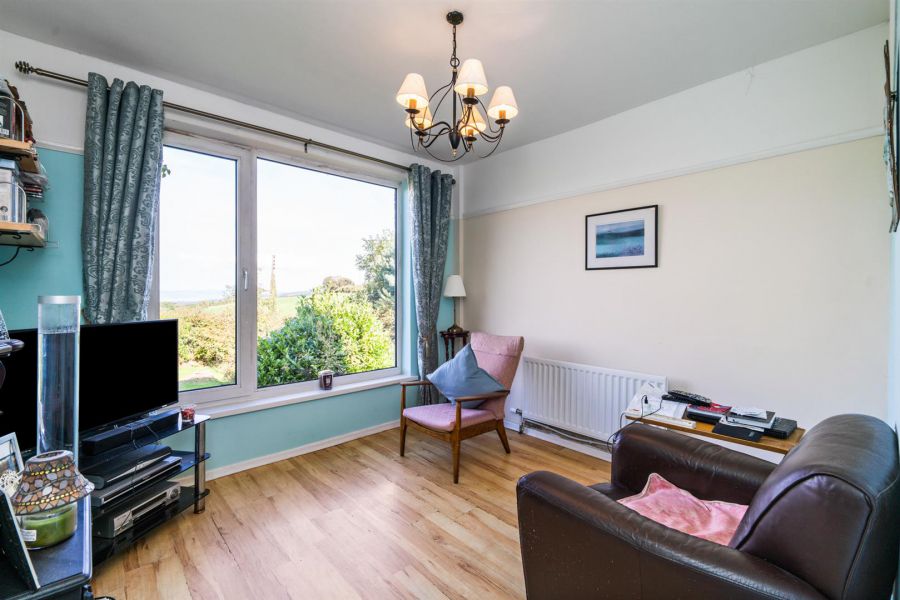 10 Gilnahirk Road West