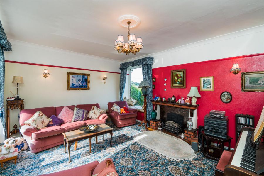 10 Gilnahirk Road West